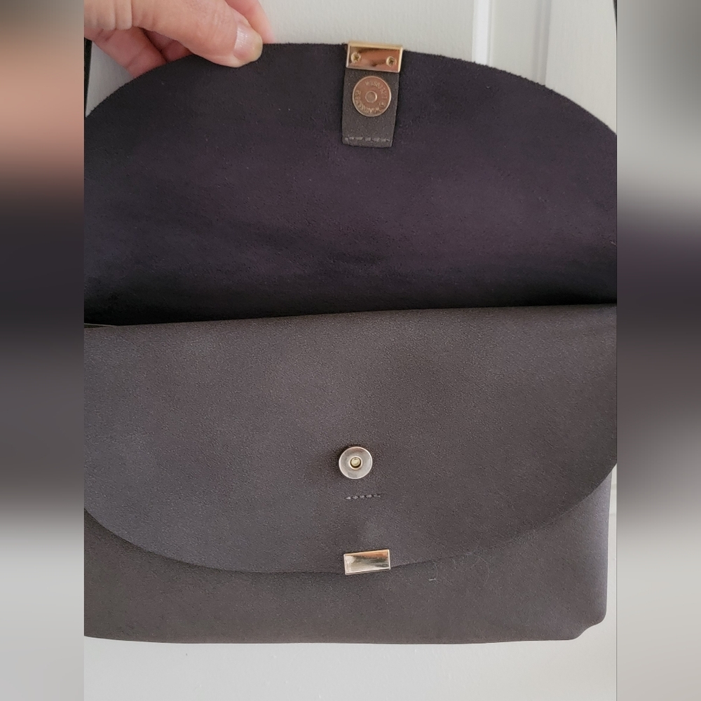 Sleek Gray Crossbody Bag - Picture 7 of 15